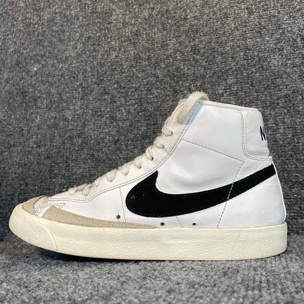 Nike Shoes Womens 7 Blazer Mid 77 Vintage Sneakers White Black Lace Up Round Toe